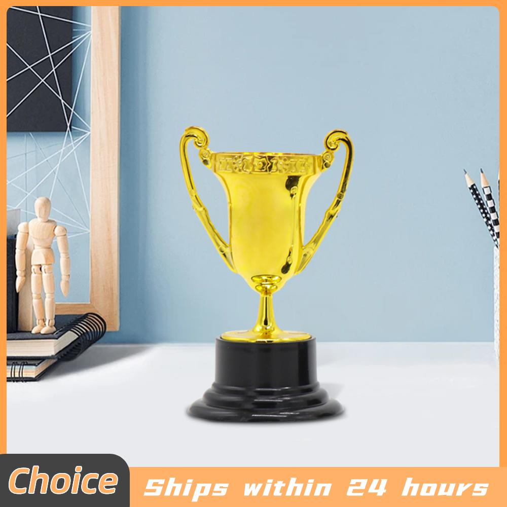 Goldene Award-Pokale für Kinder Kunststoff Goldene Kleine Pokale Goldene Teilnahme-Pokale für Party-Mitgebsel Requisiten Belohnungen
