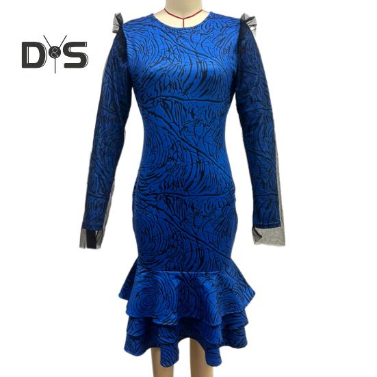 Женское платье с круглым вырезом — фото 12