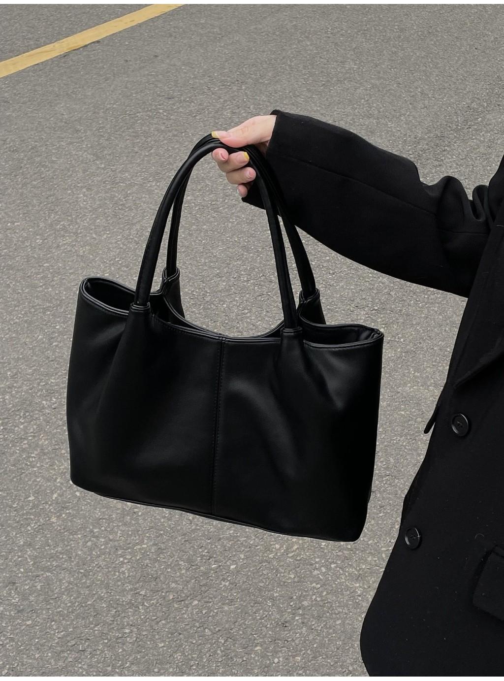 

Chic Unisex Soft Artificial Leather Tote Bag With Zipper Pocket For Daily Fashion Black