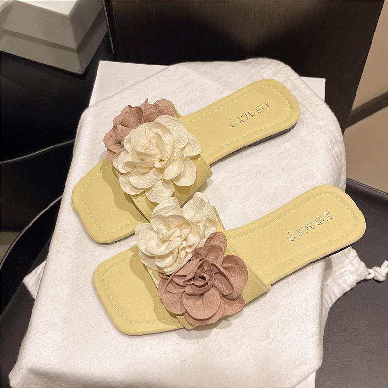 

Premium sense is beautiful, exquisite, not tired, slippers, new summer models with skirts, going out sandals flowers 42 жовтий