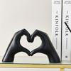 Creative Graffiti Resin Hand Heart Gesture Statue Home Decoration Nordic Heart Shaped Statue For Girlfriend Valentine Day Gift