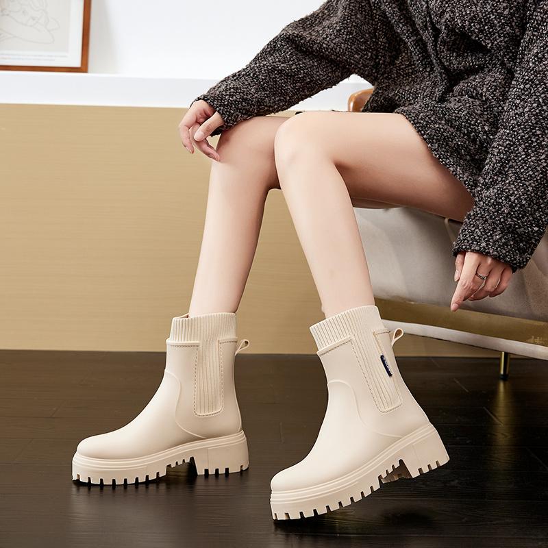 Rain Boots Women's Four Seasons Fashion Outdoor Mid-tube Waterproof Non-slip Rubber Shoes Fashion Rain Boots With Cotton Cover