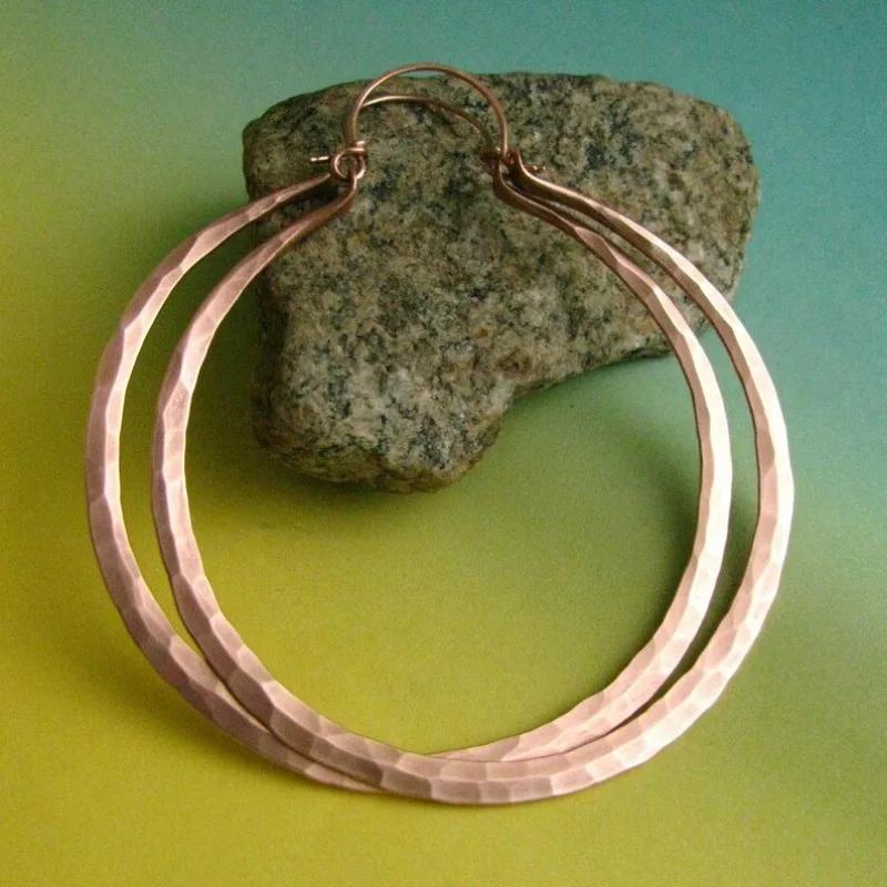 Concise Hand Hammered Pattern Large Round Hoop Earrings for Women Exquiaite Party Vocation Earrings Jewelry Accessories