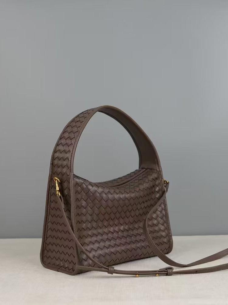 Women's 2026 Fashionable Woven Cowhide Shoulder Bag - Versatile & Simple Design