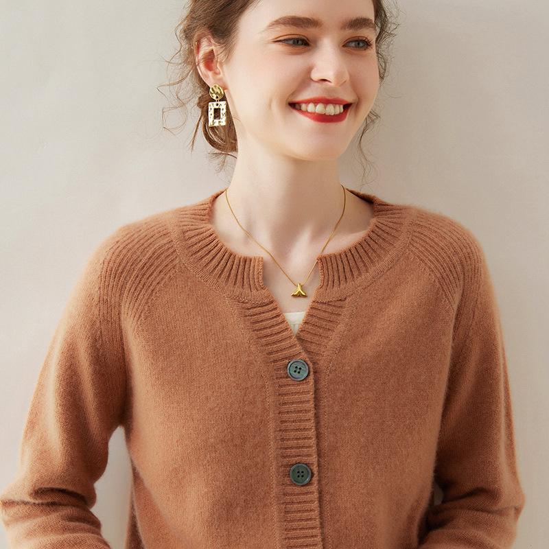 Autumn Women's Cashmere Cardigan: Long Sleeve, Thick & Loose, Gentle Style, Short Fashionable Single-Breasted Coat.