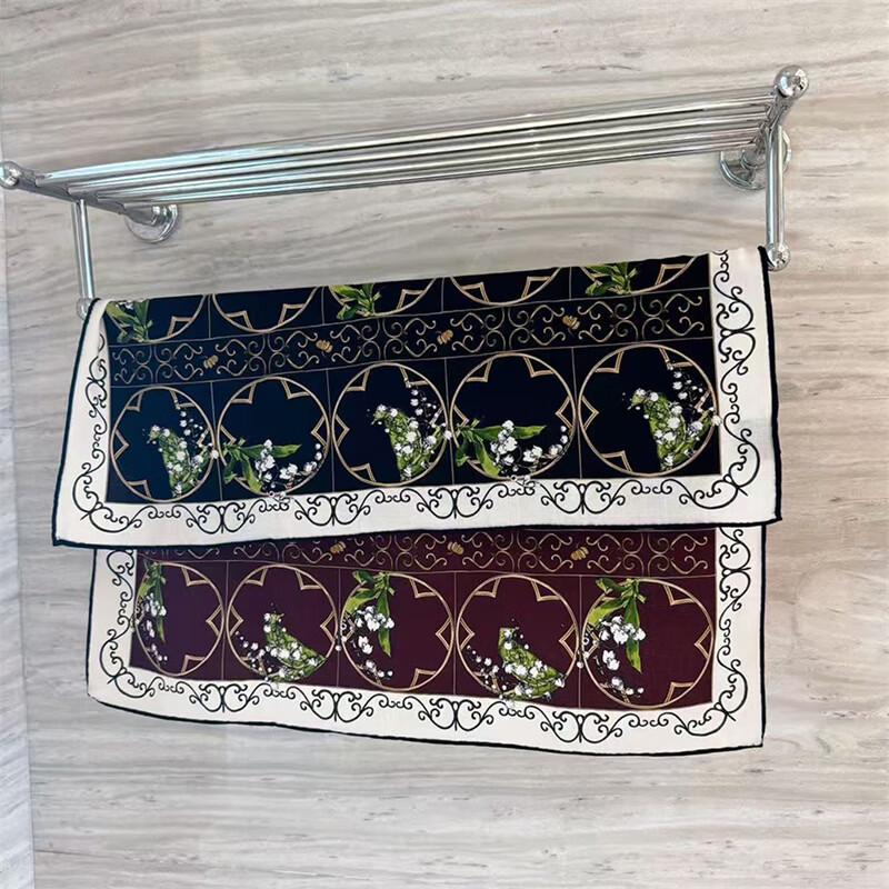 NINA SOLOR Lily of the Valley Vine Lamb Wool Square Scarf