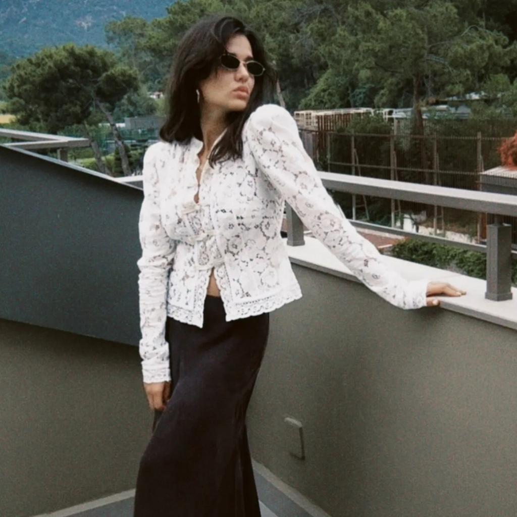 VAYLA Lace Printed Shirts Tops Female Hollow Out Fashion Commute Vintage See-Through Blouse Women's Lace Shrug Shirts New