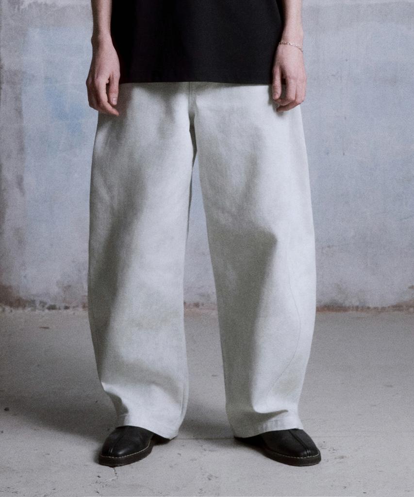 DTHIRTYONE Belted Wide-Curve Denim Pants (Marble Gray)