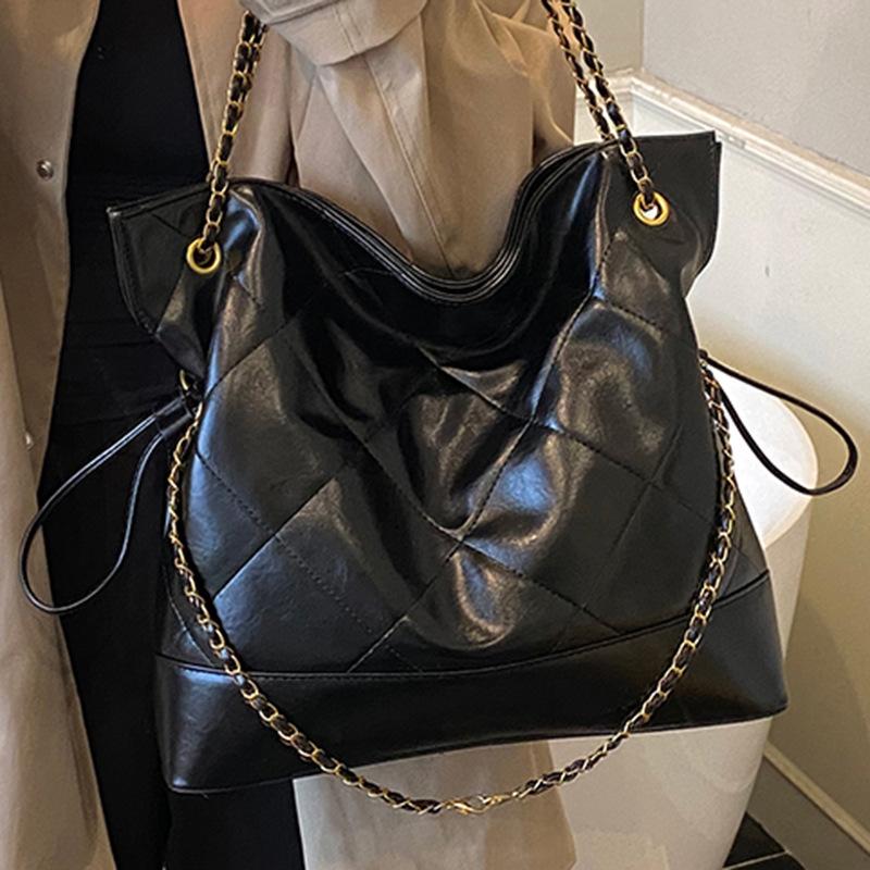 Niche High-value Diamond Chain Bag Autumn New Fashion Shoulder Bag Large-capacity Commuter Tote Bag