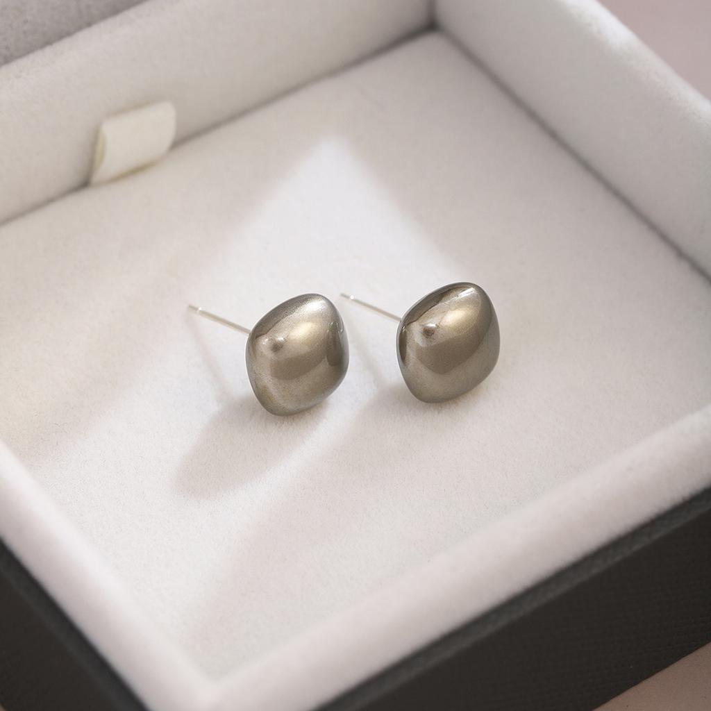 Sweet And Simple Small Jelly Bean Pearl Stud Earrings For Women, Light Luxury And High-End Personalized Earrings In Autumn And Winter