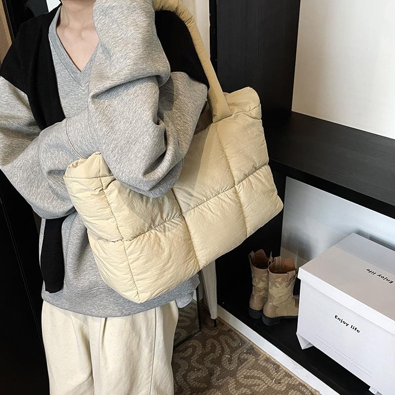 Large capacity cotton clothing bag women's 2025 new trendy underarm shoulder bag casual portable cloud tote bag