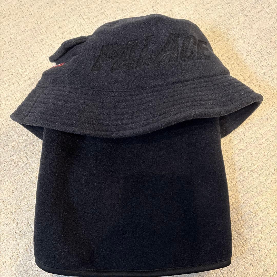 Used PALACE black bucket hat