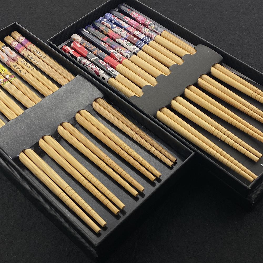 10 párů opakovaně použitelných čínských klasických dřevěných hůlek Tradiční vintage ručně vyráběné přírodní květinové bambusové hůlky Sushi nástroje