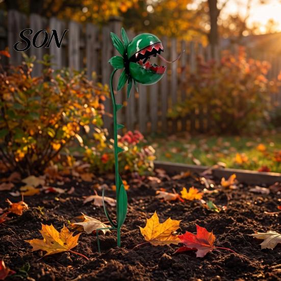 Garden Stakes for Outdoor Decor Venus Flytrap Stake, Metal Carnivorous Plant Yard Decor, Weird Gothic Path Decorations Home Patio Lawn, Gift