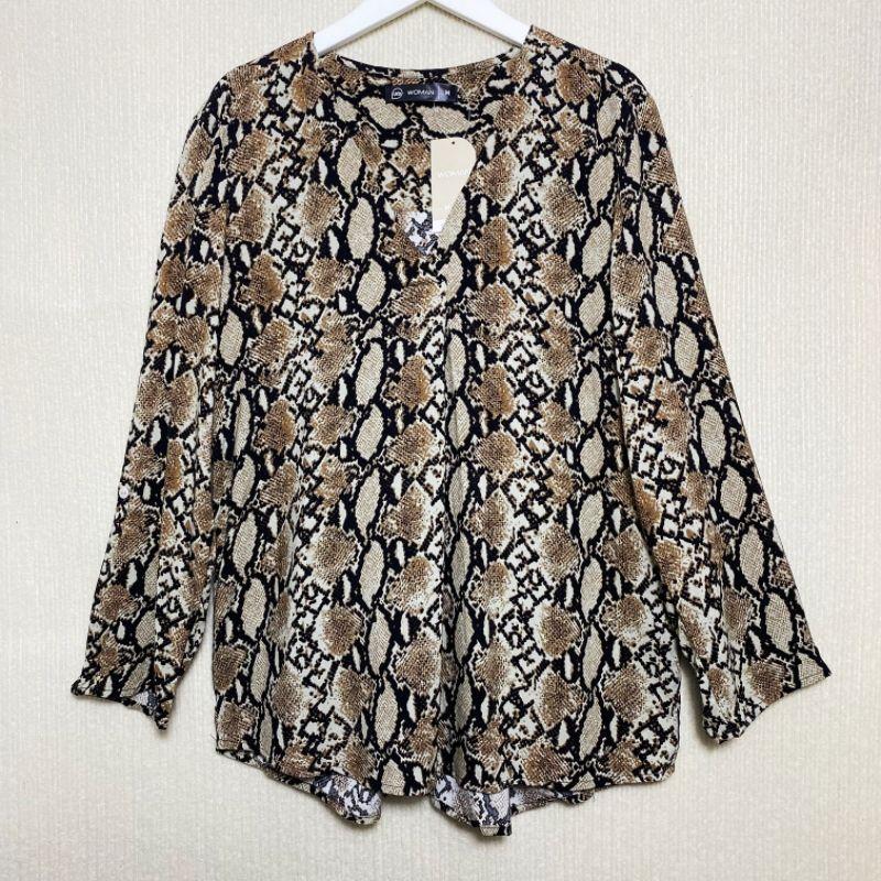 

Export Export Original Order Leftover Stock V Neck Pullover Long Sleeves Shirt Women s Artificial Silk Minimalist Fashion Bottoming Shirt Autumn Snakeskin Pattern M