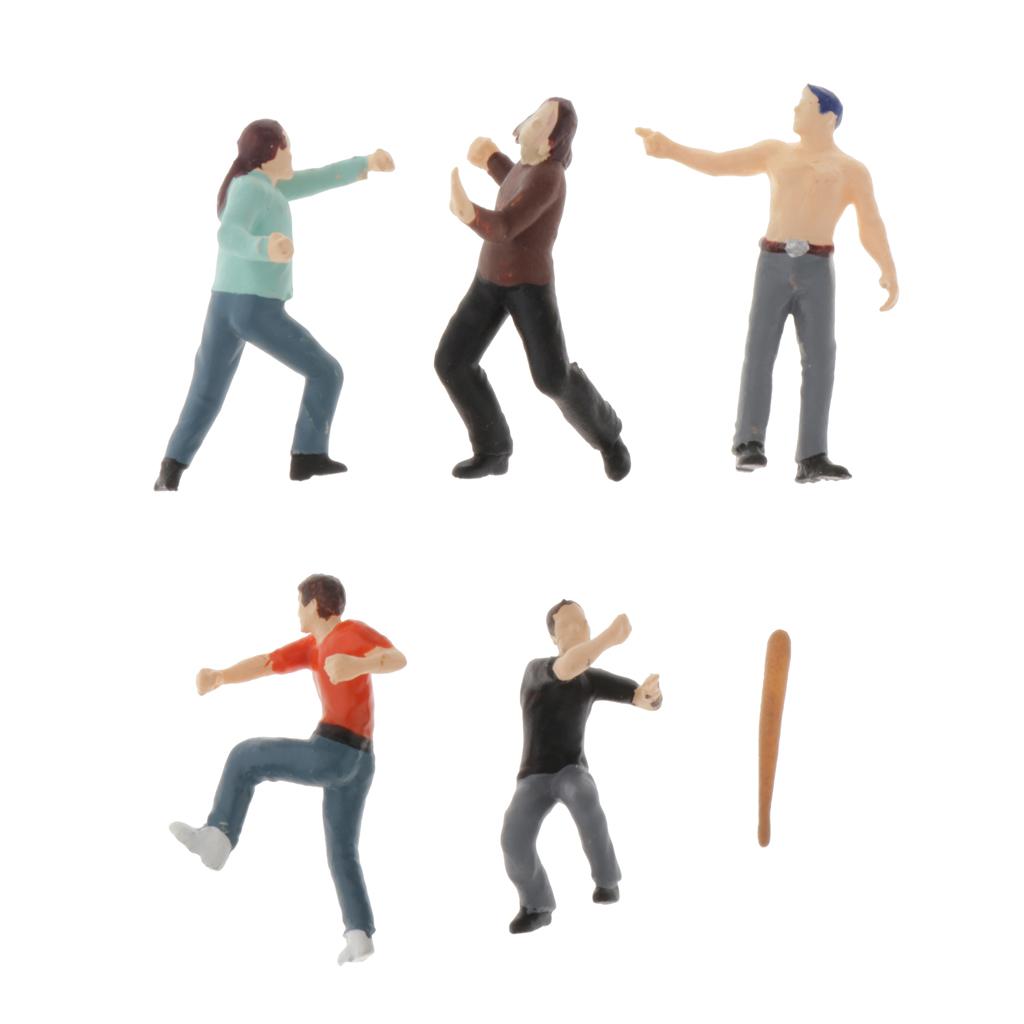 1:64 Mini People Figurines Model Outdoor Attack Against Bad Guys Scene Architectural Plastic