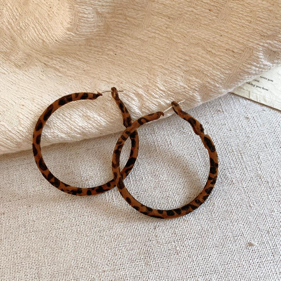 European and American retro autumn and winter geometric leather leopard print earrings light luxury stud earrings personality temperament earrings