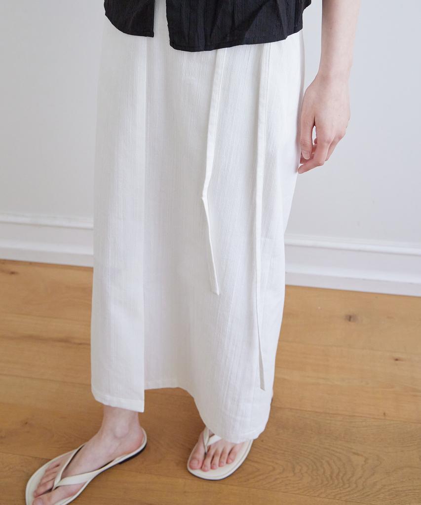 Step Around Belted H-Line Skirt_White