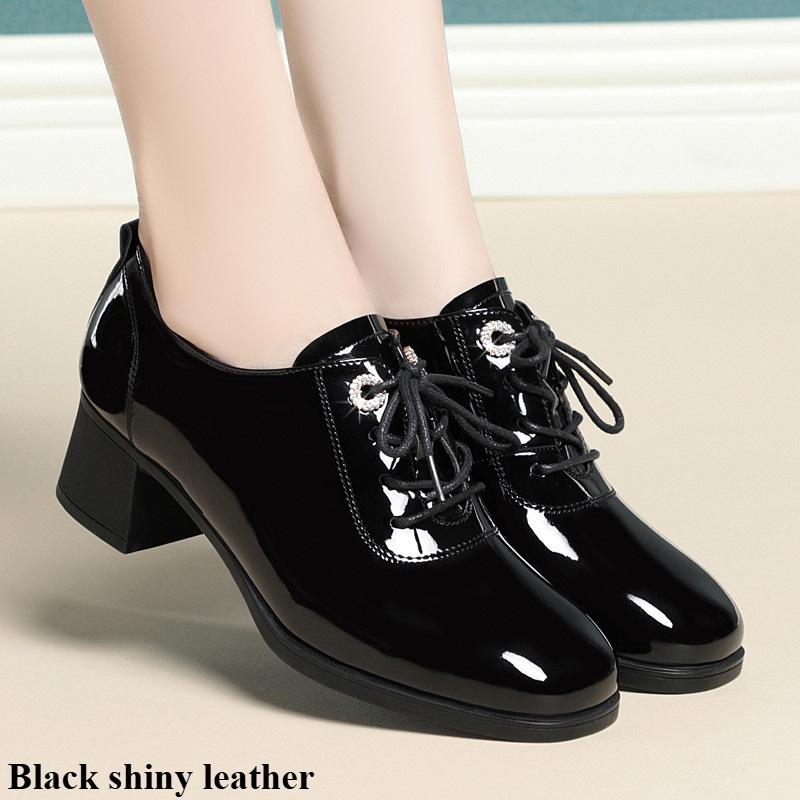 

Женские яркие кожаные туфли на толстом каблуке с круглым носком. Модные и красивые туфли на высоком каблуке из высококачественной кожи для женщин. 35