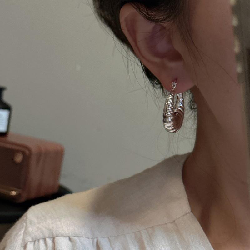 S925 Sterling Silver Niche Design Sense Croissant Hollow Ear Buckle Korean Style Retro Earrings