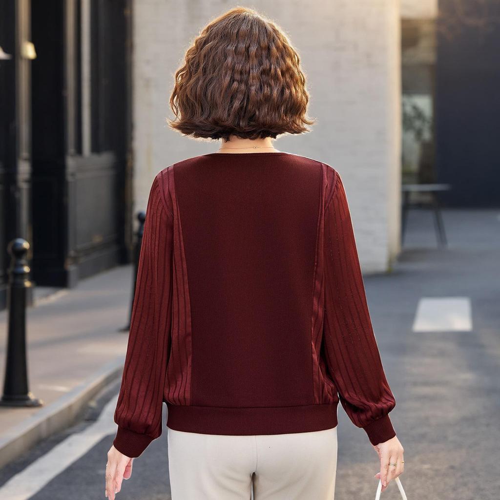 Stylish Spring Top for Middle-Aged and Elderly Women: Lightweight, Chic Base Layer for Mothers and Mother-in-Laws