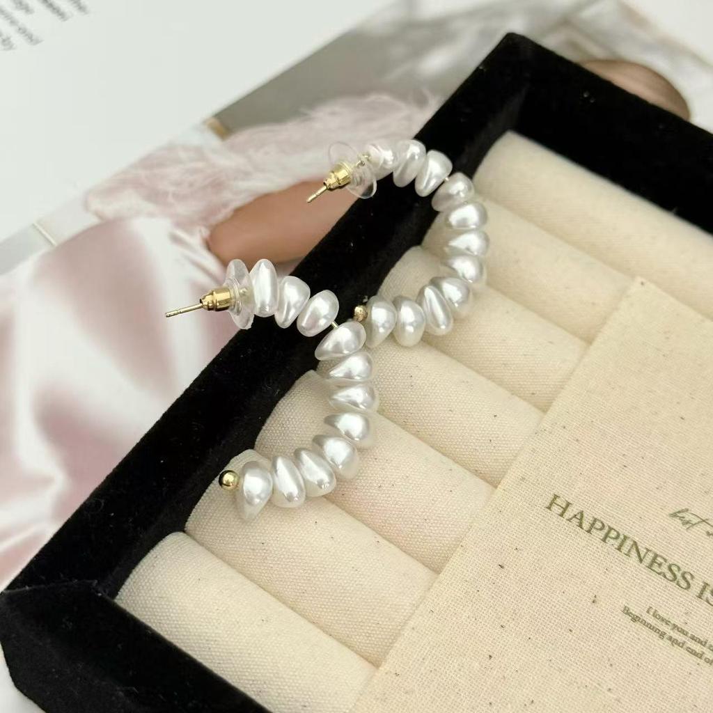 Korean Irregular Pearl C-Shaped Women's Earrings - Niche Design, High-End Cold Style, Super Fairy White