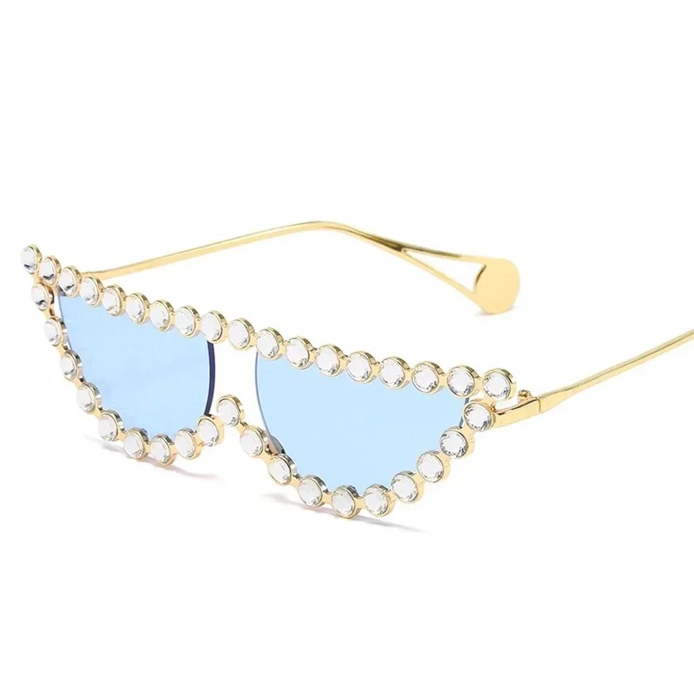 Elegant Retro Cat Eye Sunglasses with Diamond Eyewear Luxury Crystal Shades for Women Men