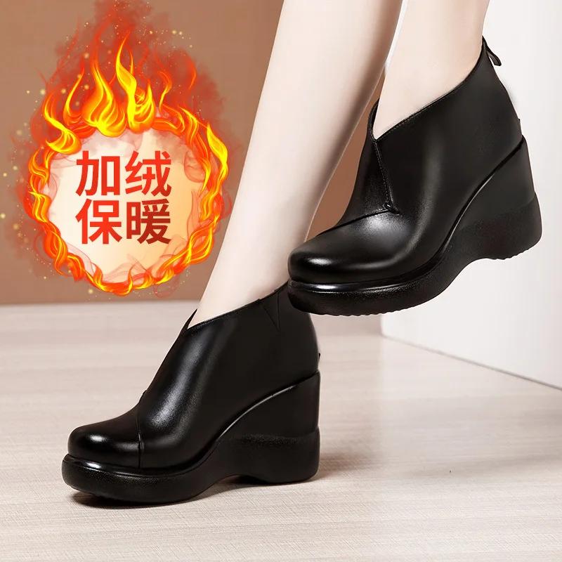 Small Size 32-43 Quality Soft Leather Shoes Women Platform Wedges Fall Winter 2025 Warm Plush High Heels Ankle Boots for Mother