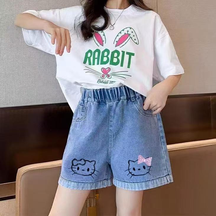 Children's denim shorts medium and large children's baby pants real pocket girls' shorts are sent on behalf of one piece.