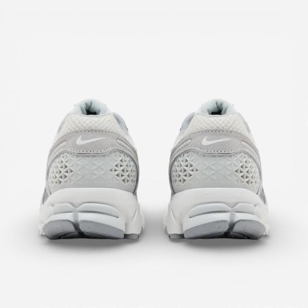 Nike Zoom Vomero 5 Wmns "Pure Platinum Summit White"