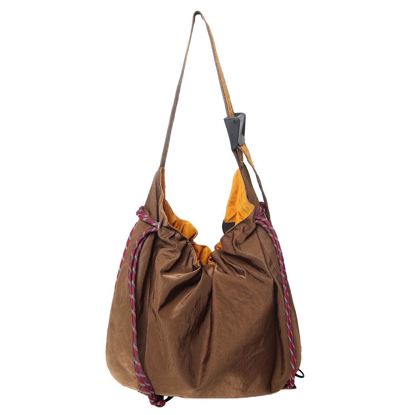 

Водовідштовхувальна Колор-блок Печворк Повсякденна Сумка Кросбоді на Шнурку через Плече з Вишитою Літерою коричневий