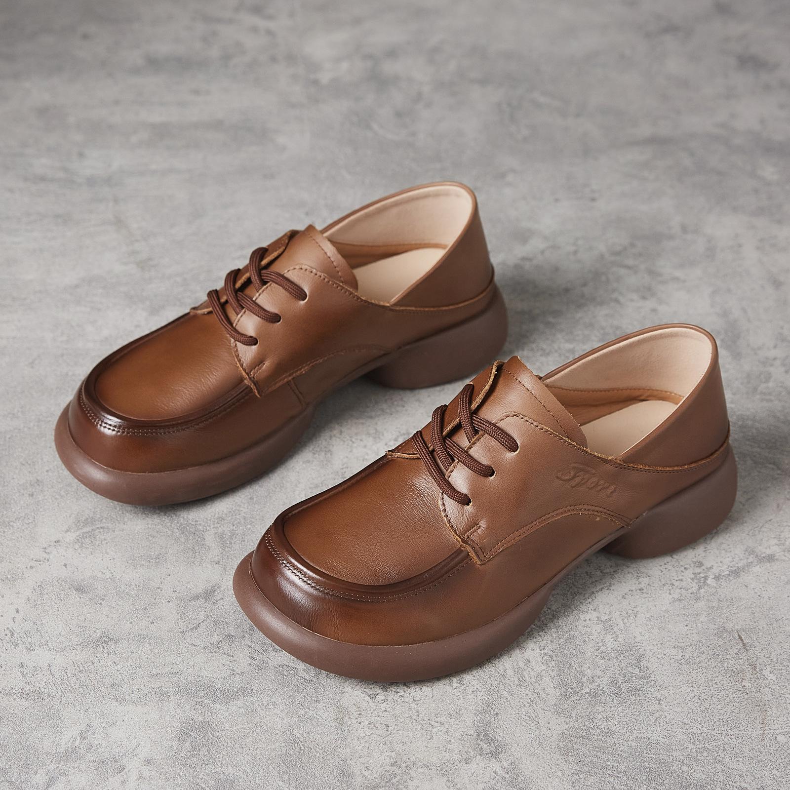 

Кожаные женские весенние новые маленькие кожаные туфли, мягкая подошва, шнурки, круглый носок и две универсальные женские туфли. 40 коричневый