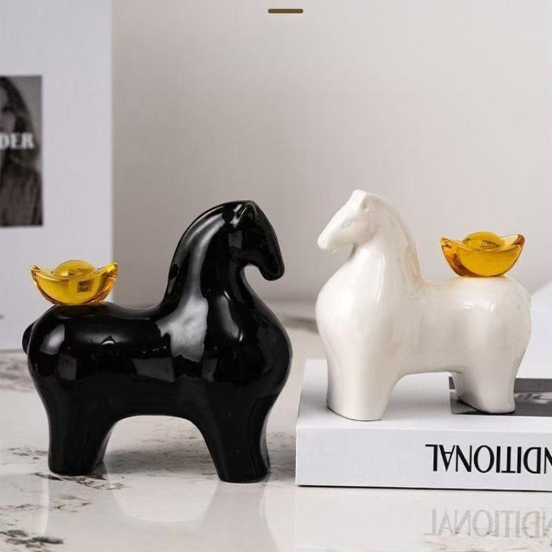 The Year of the Horsewill soon have money ornaments, living room wine cabinet light luxury high-end high-end entrance decoration