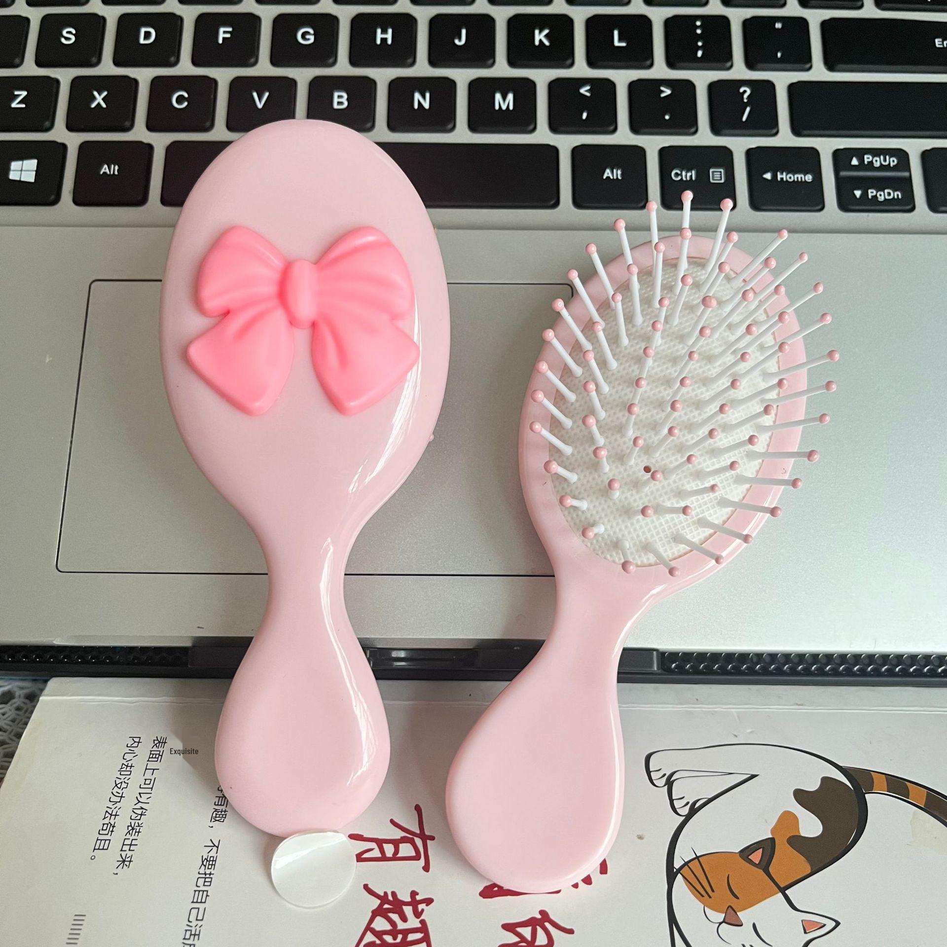 

Женская мультяшная расческа с подушкой-аэрбэгом и большим ртом - Портативная массажная и парикмахерская щетка