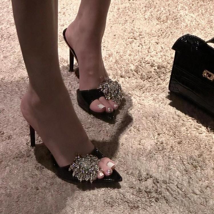Pointed Rhinestone High Heels for Women's 2025 Summer New Black High-end Thin Heels Are Beautiful, and They Wear One-word Cool Slippers.