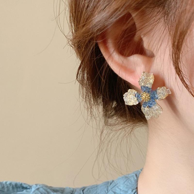 Silver needle contrasting color crystal square earrings fashionable small stud earrings light luxury high sense Mori new earrings women