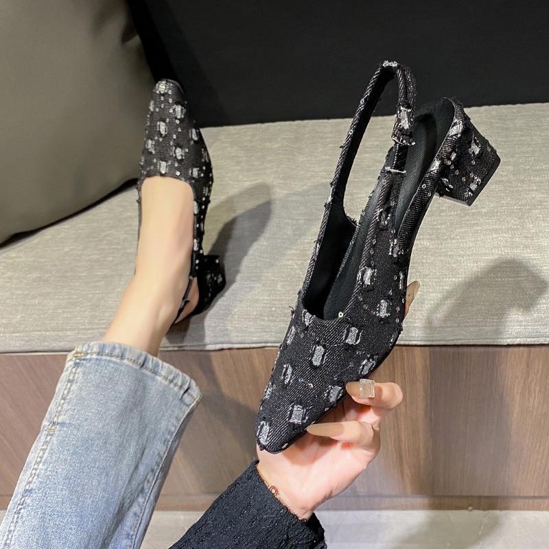 

Baotou back empty sandals 2025 summer new niche high heels pointed head shallow mouth thin heel wear versatile sandals 35