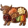 Dřevěná charcuterie deska s motivem krav z hor, s přihrádkami na svačinu, ovoce, maso, sýr, servírovací tác, venkovský styl, rodinná oslava