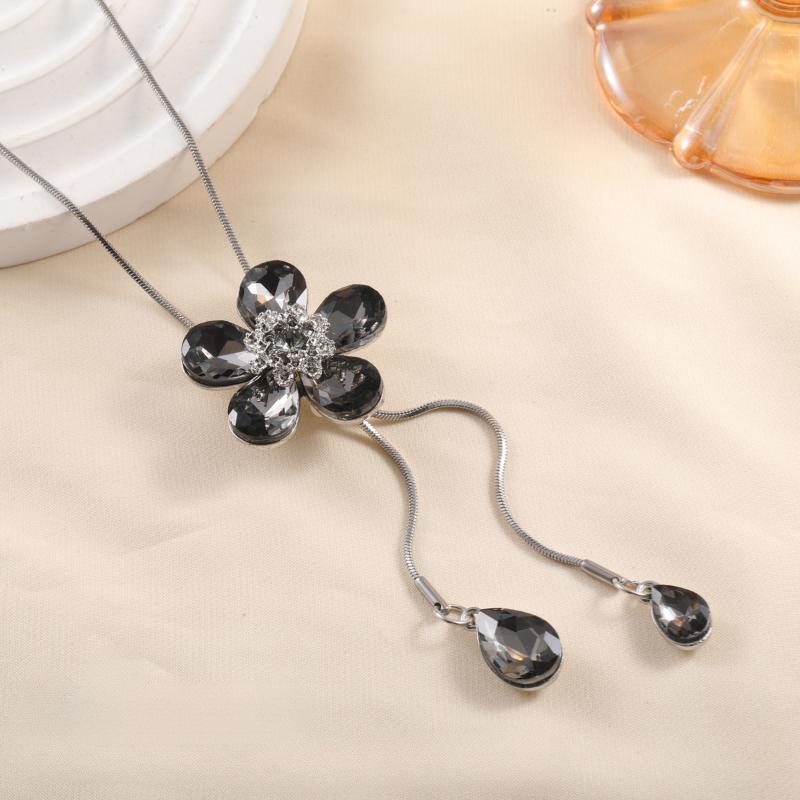 Modische unregelmäßige geometrische graue Kristallkette für Damen, elegante lange Anhänger-Winterpulloverkette, Schmuck