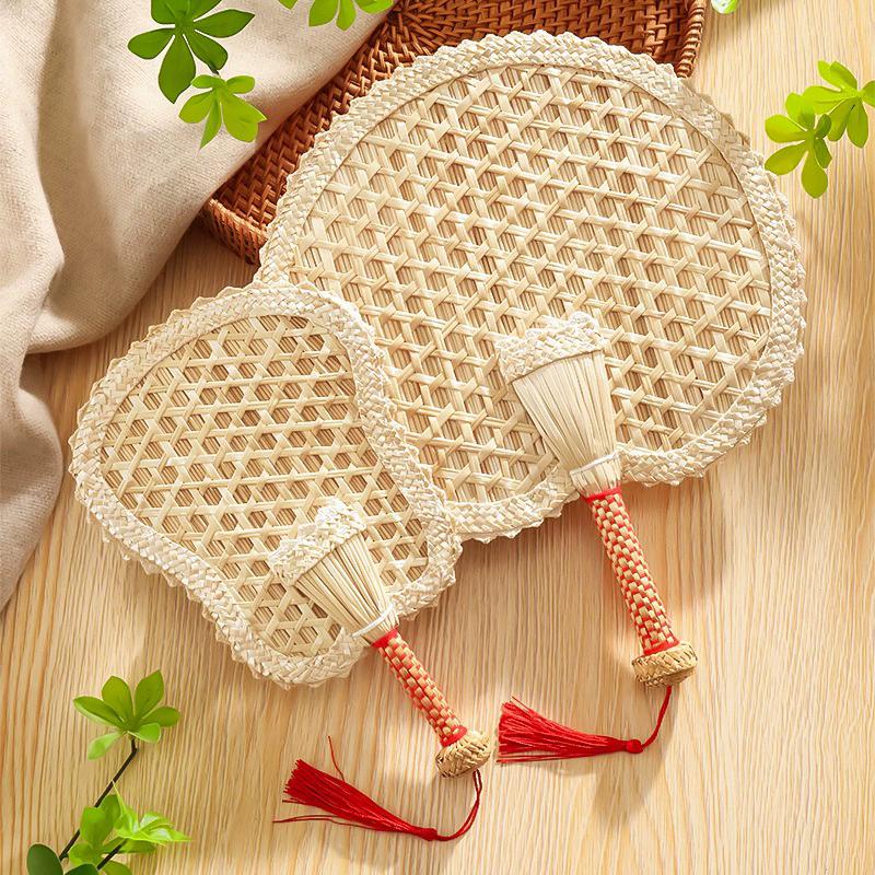 Hand-Woven Straw Fan Vintage Pufan Chinese Handmade Hand Shaking Fan Wheat Straw Craft Gift Home Decoration Party Dance Hand Fan