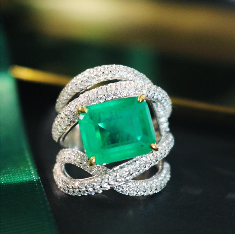 

Lulu Tong 925 Silver Geometric Rhombus Ring with 5 Carat Green Zircon Cut High Carbon Diamond Size 5