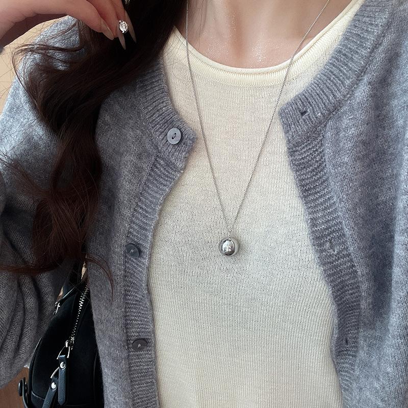 Simple butterfly adjustable necklace niche versatile light luxury sweater chain women's high-end fashion temperament jewelry