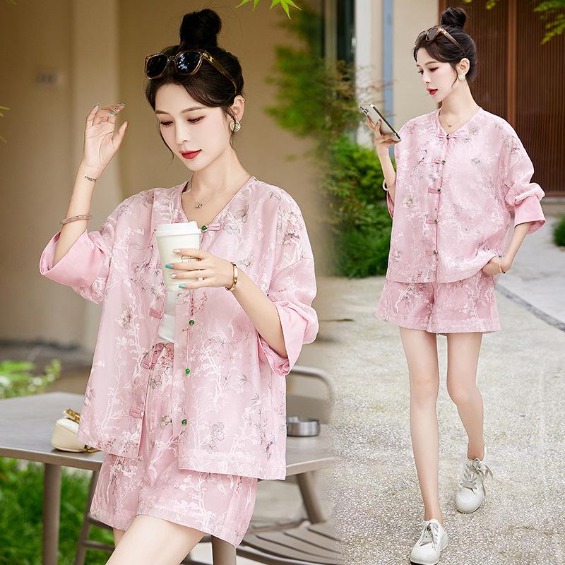 

Женский шикарный костюм-двойка 2024 года лета: Стильный и омолаживающий комплект шорт S [Recommended: 46-52 kg] розовый