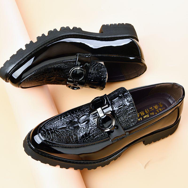 2025 Men's Crocodile Pattern Slip-On Loafers - Hong Kong Style Shiny Patent Leather