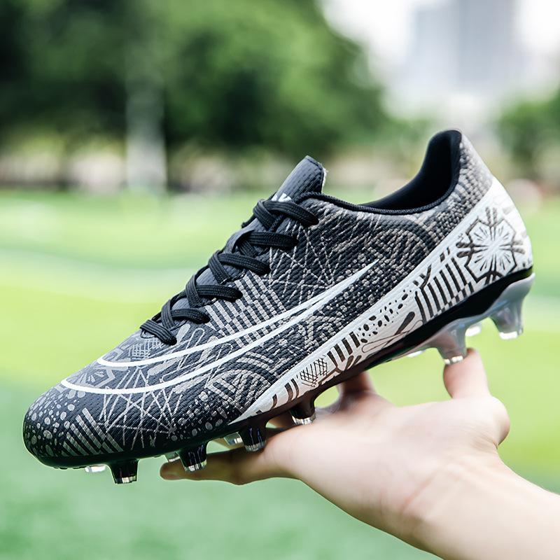 New football shoes men's low-top long nails broken nails youth students professional training football shoes foreign trade