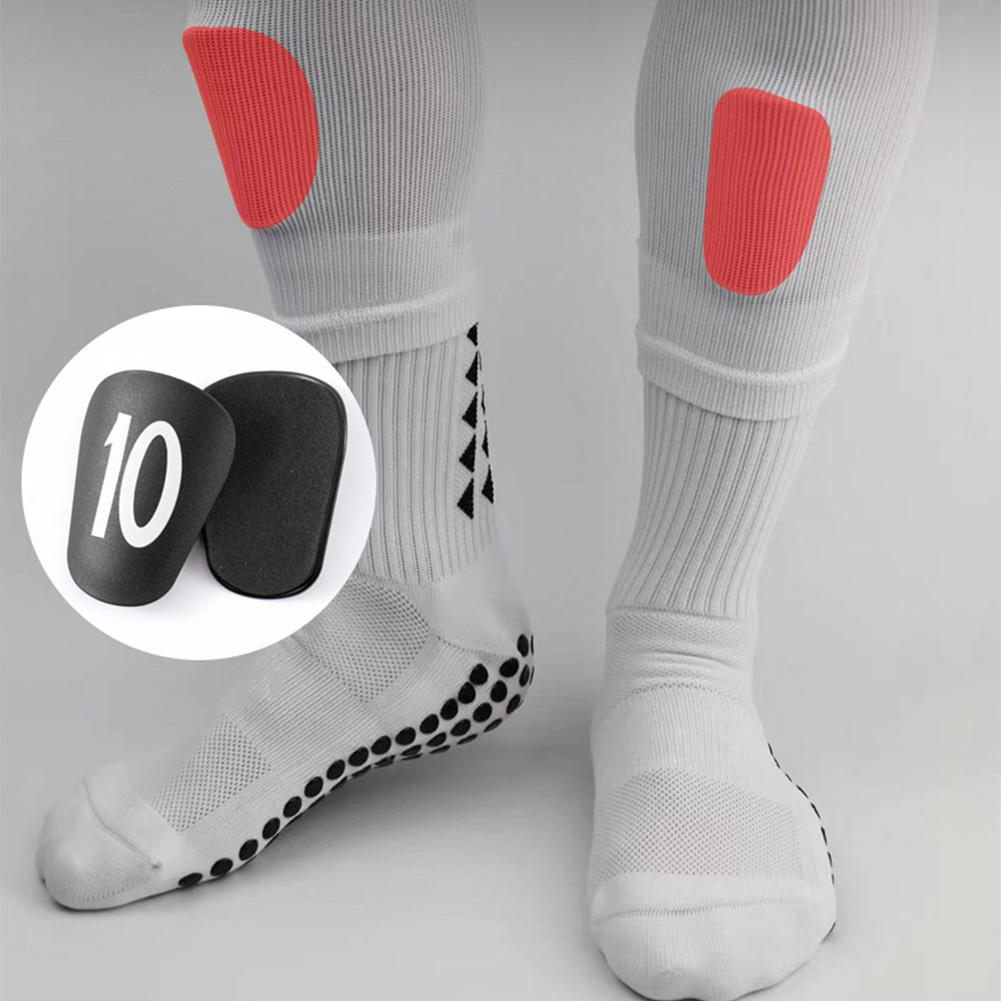 2 Stück Mini Fußball Schienbeinschoner Fußball Miniatur Schienbeinschoner Verschleißfest Schützender Schienbeinschoner Leichtgewicht für Fußballtraining