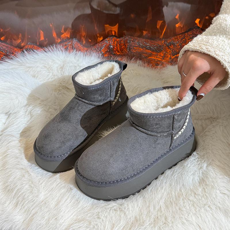 Northeast retro velvet non-slip thick-soled snow boots women's 2025 new winter wear versatile thickened warm cotton shoes