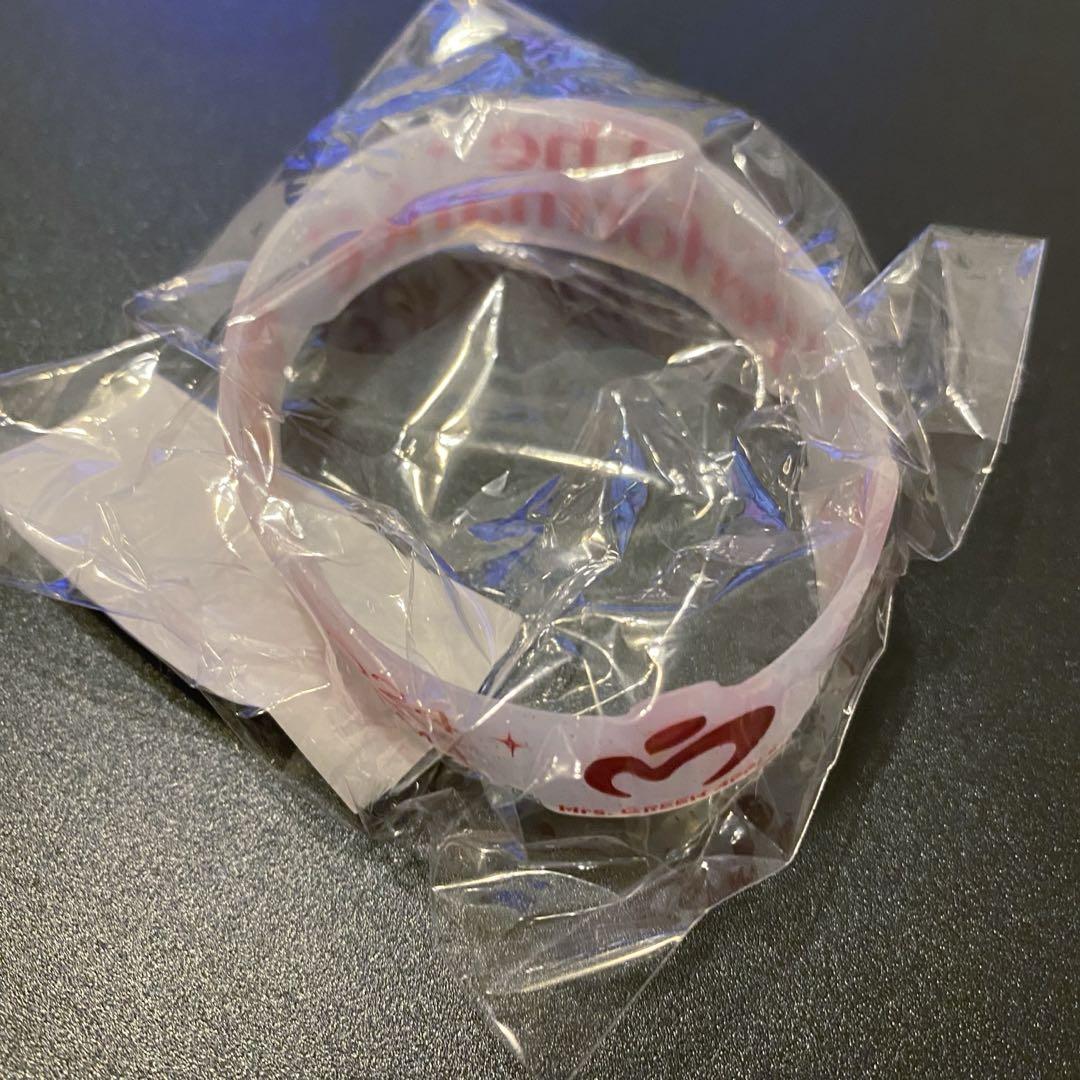 

[Б/У] Ограниченная по времени скидка на Mrs. Резинки для волос NiziU с зеленым яблоком