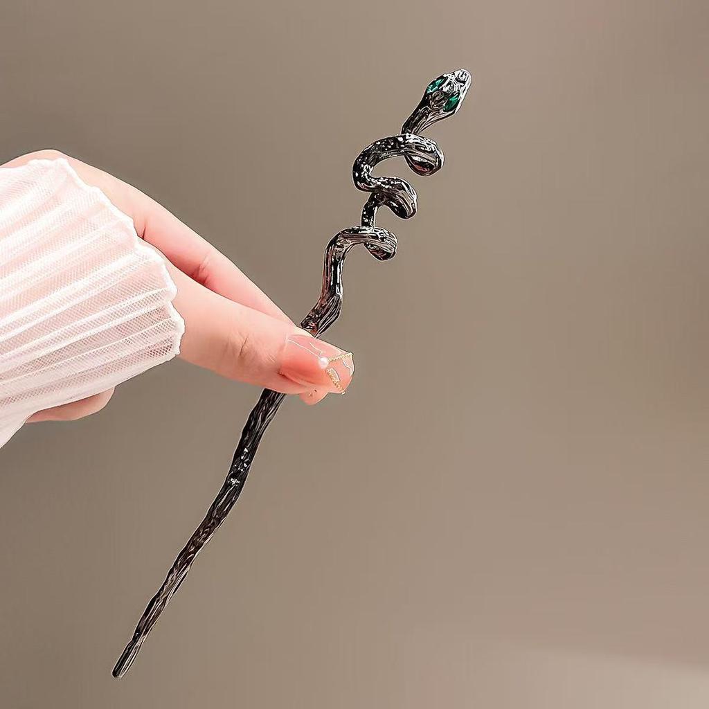 Sandalwood Women's Hairpin: Elegant Modern-Chinese Style Wooden Updo Stick