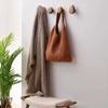 4pcs Beech Walnut Wood Wood Hook Solid Wood Simple Design Hanging Hanger Wood Handle Punch Free Towel Hook Kitchen Organization